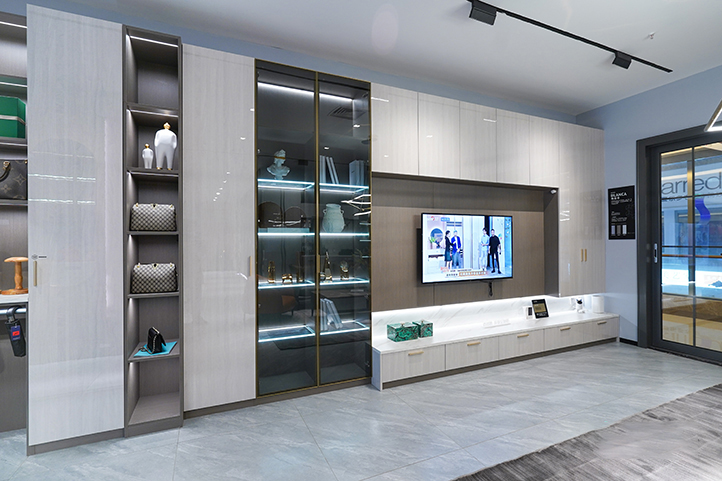 Showroom Case of Cabinet Chain Store